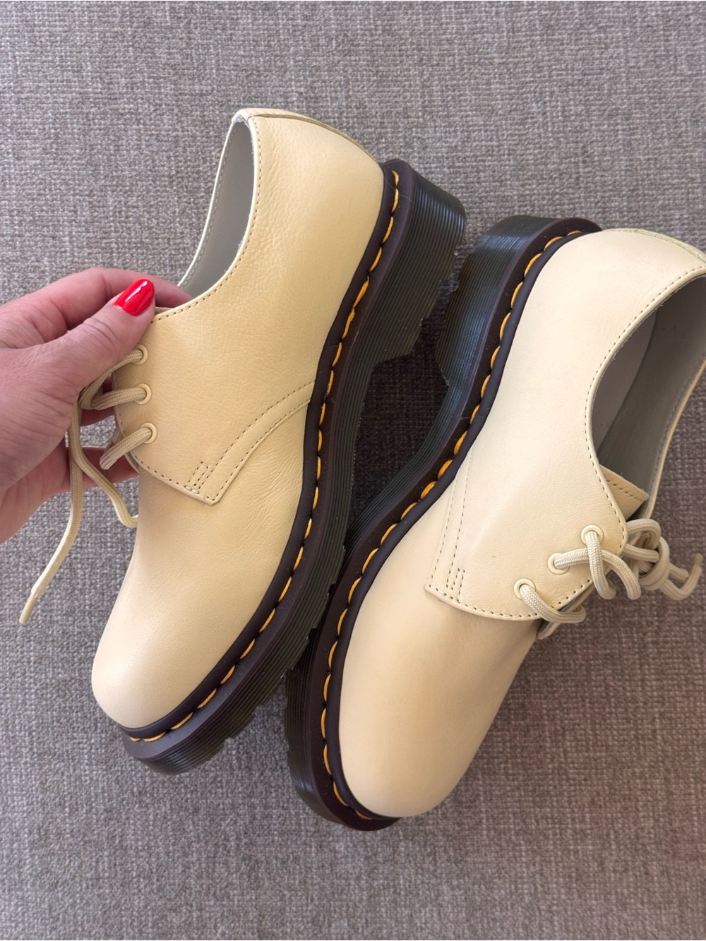 1461 WOMEN'S VIRGINIA LEATHER OXFORD SHOES- Cream (Brand New)